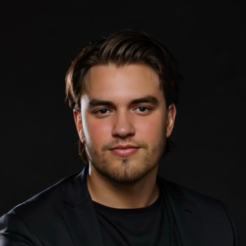 Portrait photo of Alex Fal, Regional Account Executive