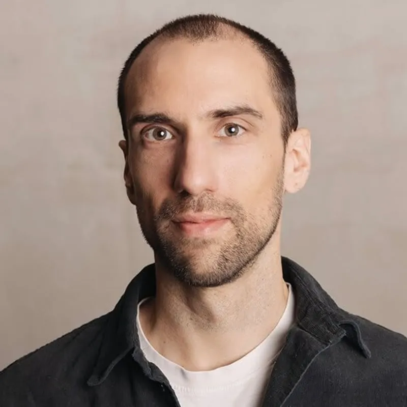 Portrait photo of Amit Nayar, Mobiles Team Lead