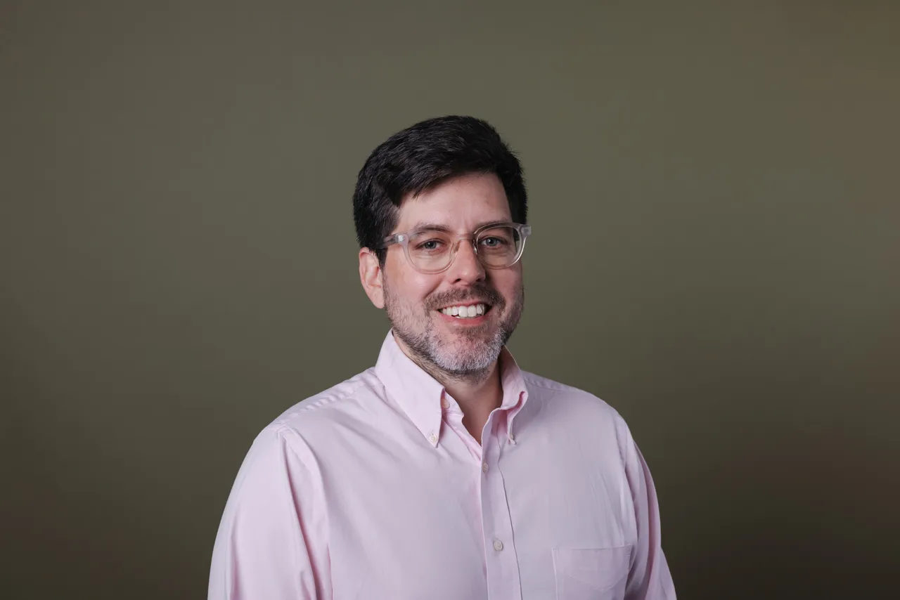 Portrait photo of Brian Muñoz, Project Manager